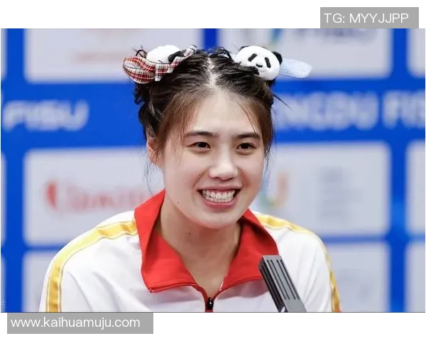 当红足球球星女相盘点揭秘赛场外的独特颜值与魅力气质